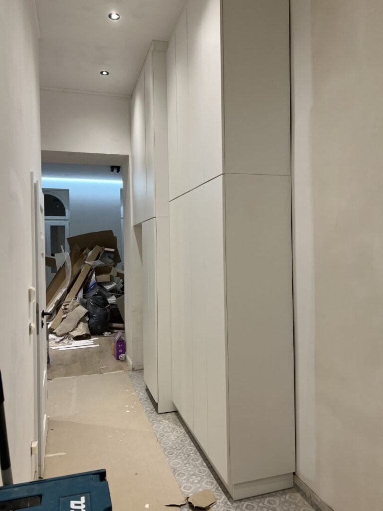 Kilinikai beépített szekrény - Konyhabútor készítés Szegeden | Grafit Bútor Kft. Balogh Patrik